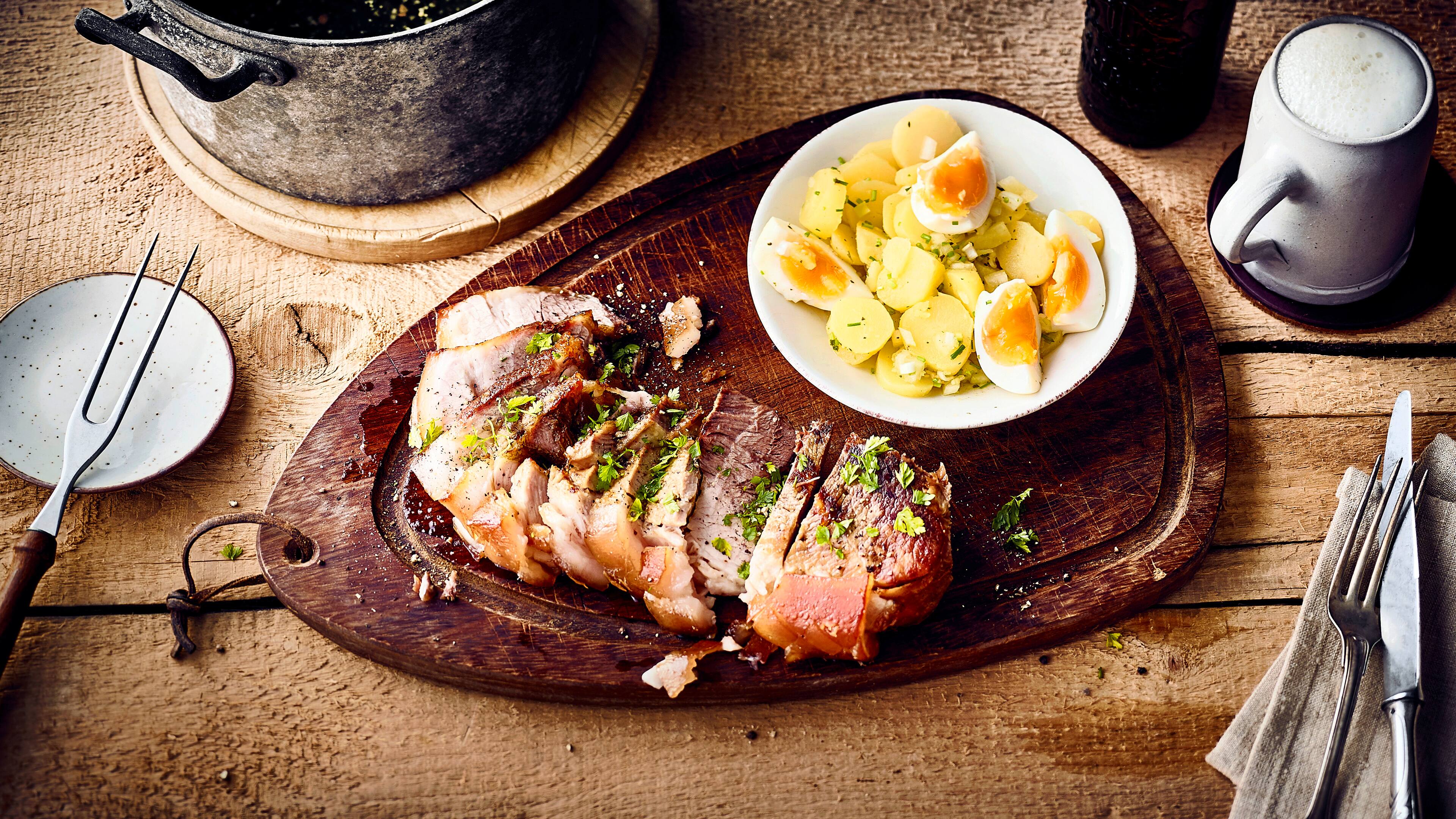 Schäufele mit Kartoffelsalat - Rezept | EDEKA Schäufele mit Kartoffelsalat - Rezept | EDEKA