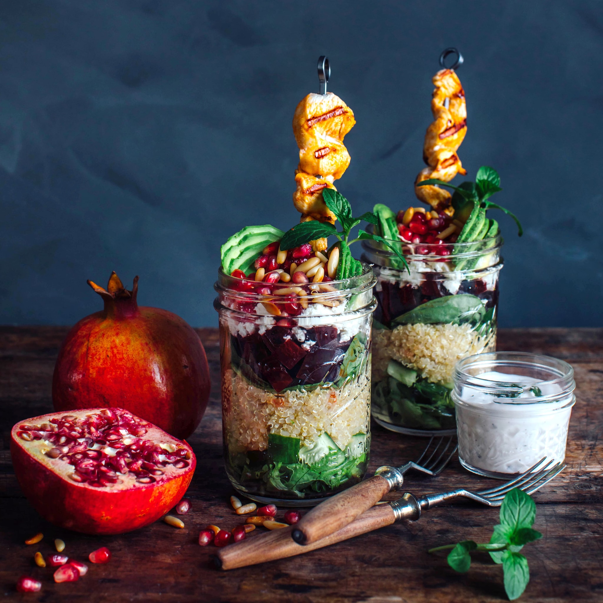 Schichtsalat mit Quinoa und Granatapfel