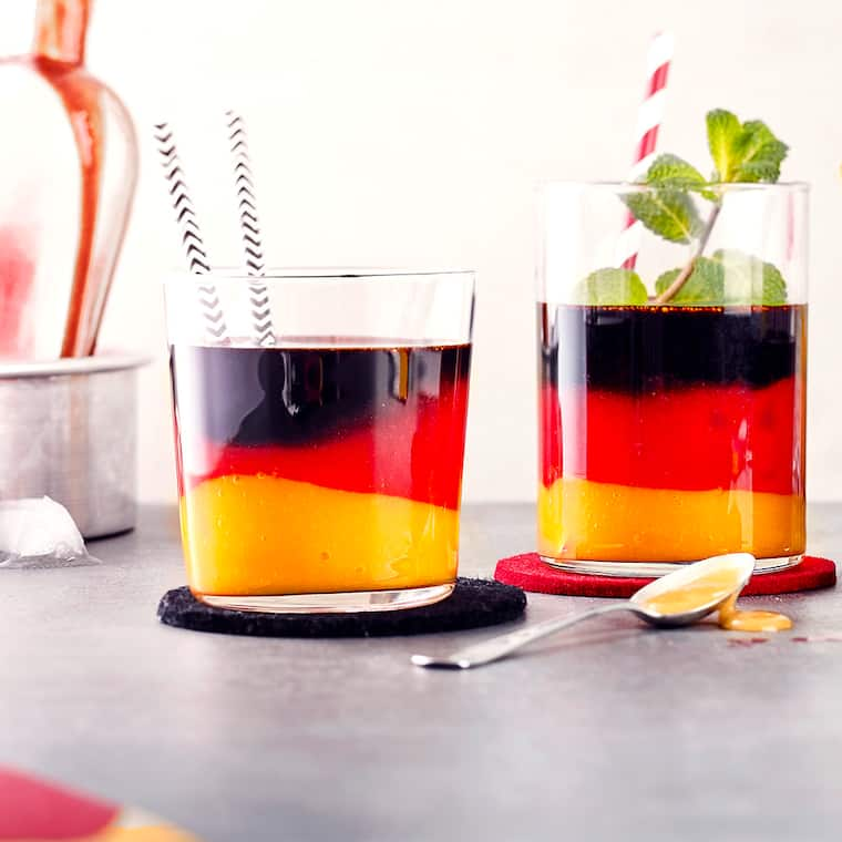 Schwarz-Rot-Gold-Cocktail