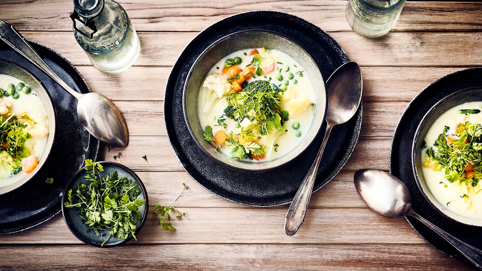 Schwedische Kartoffelsuppe mit frischem Sommergemüse