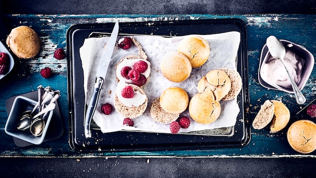 Scones mit Himbeercreme