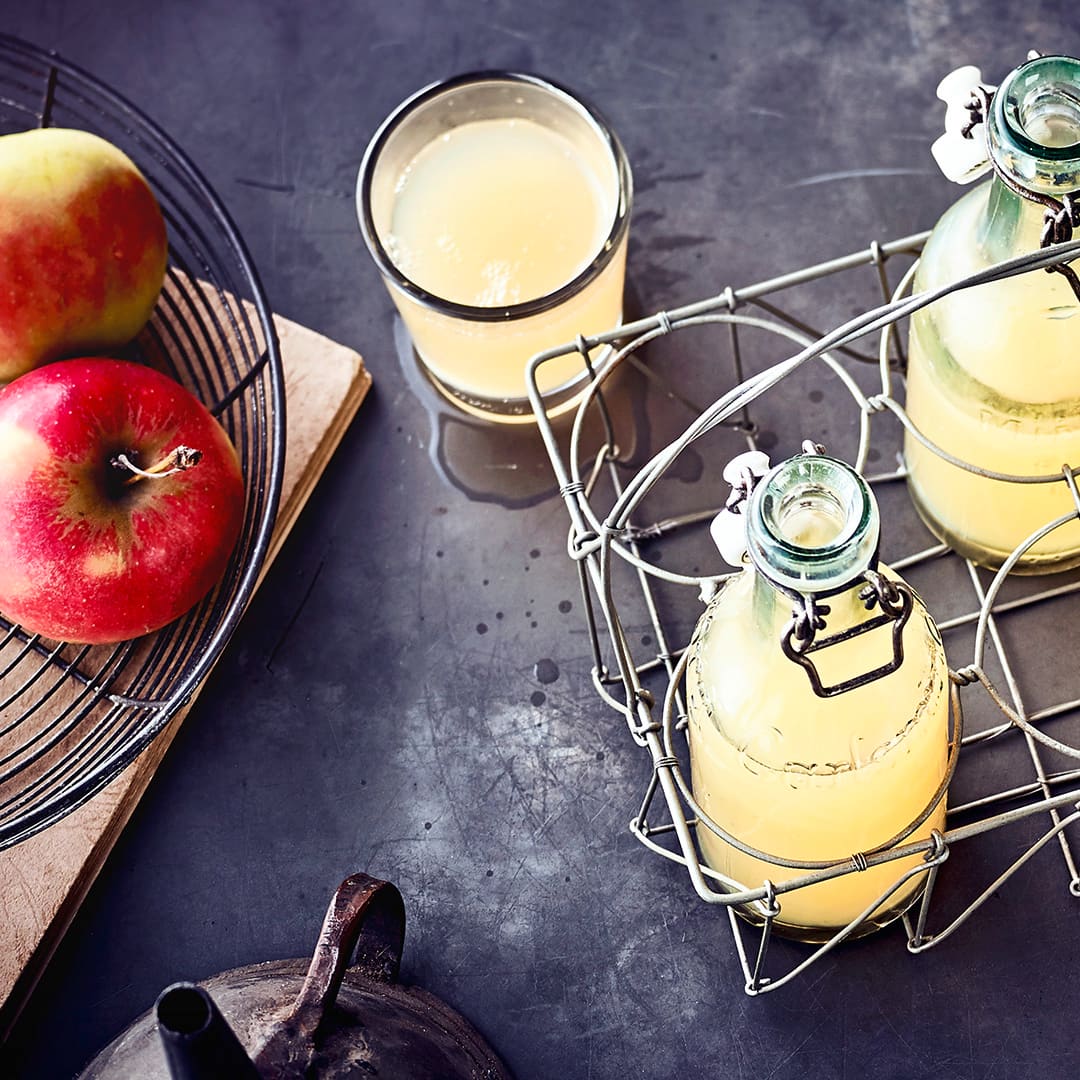 Wir zeigen Ihnen, wie Sie Apfelsaft selber machen.
