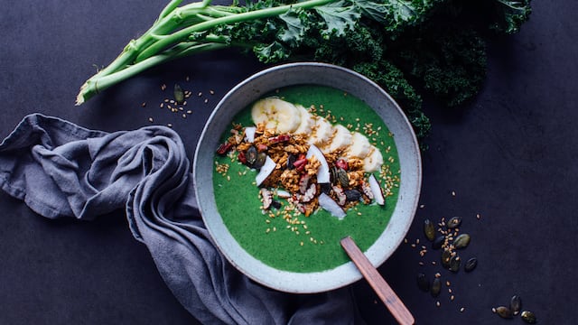 Smoothie-Bowl mit Grünkohl