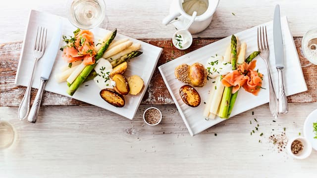 Spargel mit Bärlauch-Lachs