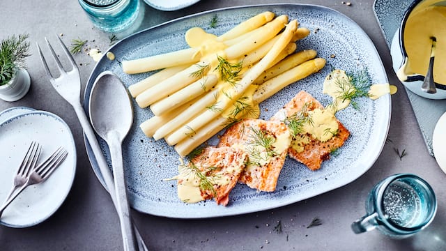 Spargel mit Lachs