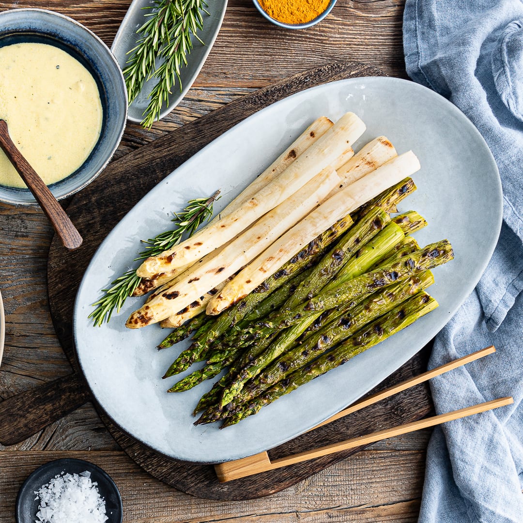 Spargel vom Grill mit veganer Sauce Hollandaise