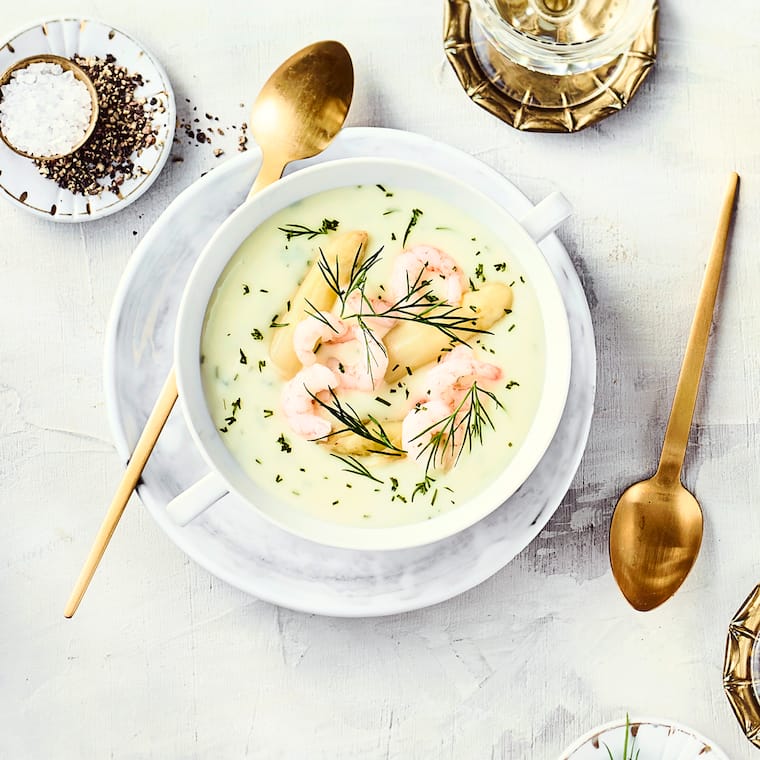 Spargelsuppe mit Garnelen