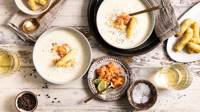 Spargelsuppe mit Topping