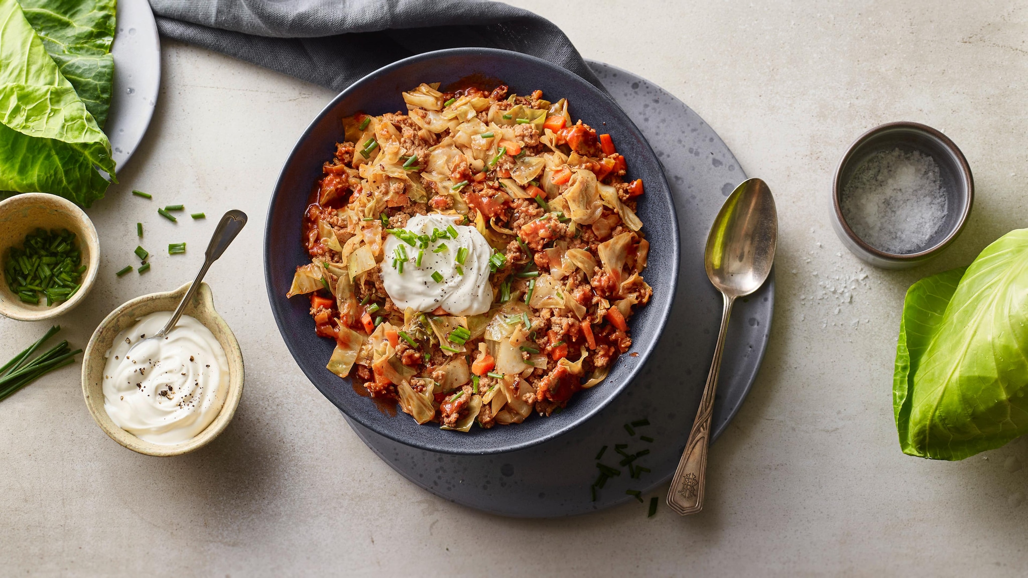 Spitzkohlpfanne mit Hackfleisch