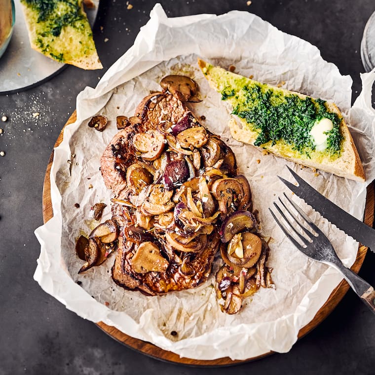 Steak mit Champignons