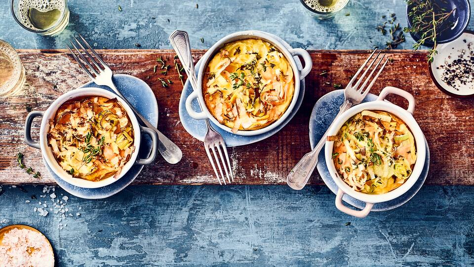 Testen Sie unser leckeres Rezept für Süßkartoffel-Frittata: frischer Lauch und Süßkartoffeln in Eier-Milch und Parmesan gegart.