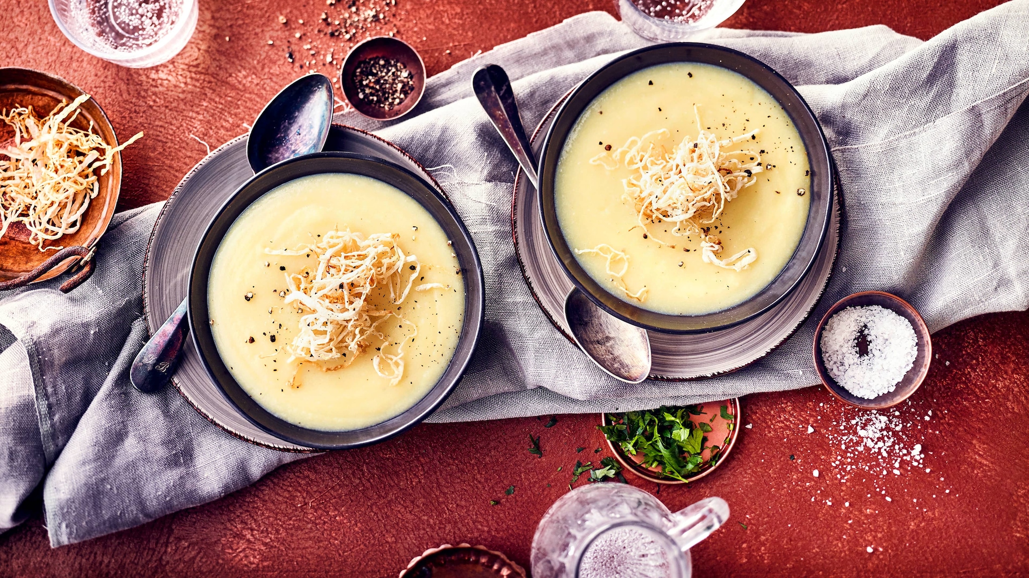 Suppe vom schwarzen Rettich 