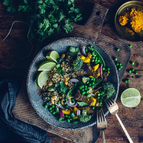 Schnell und einfach zubereitet und einfach ein Genuss: Mit Kokosmilch wird das Thai-Curry mit Rind und Quinoa schön cremig!