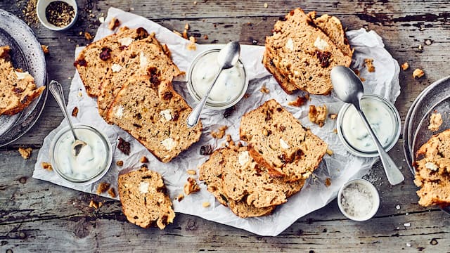 Tomatenbrot mit Dip