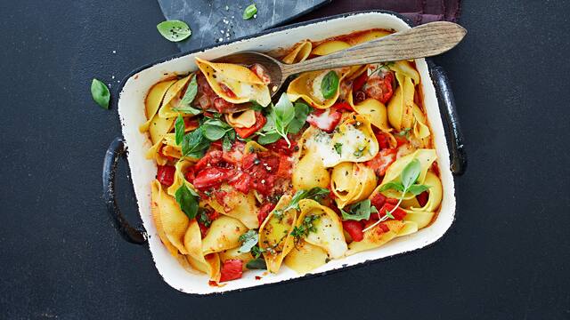 Tomaten-Muschelnudeln mit Paprikasauce