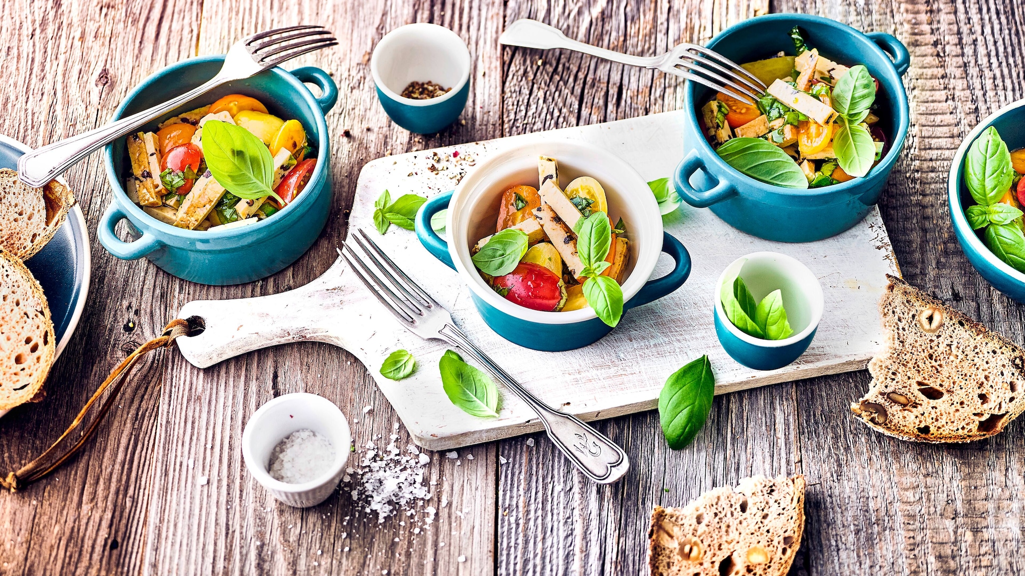 Tomaten-Oliven-Tofu-Snack