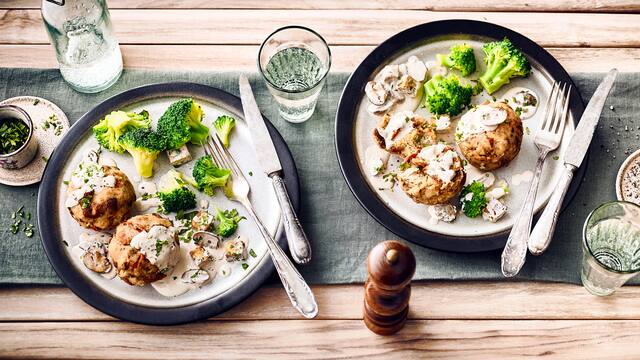 Tomatenknödel mit Ragout