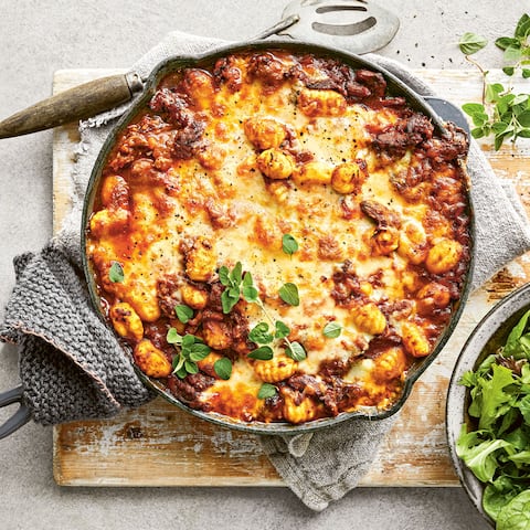überbackene Gnocchi-Pfanne mit Rinderhack