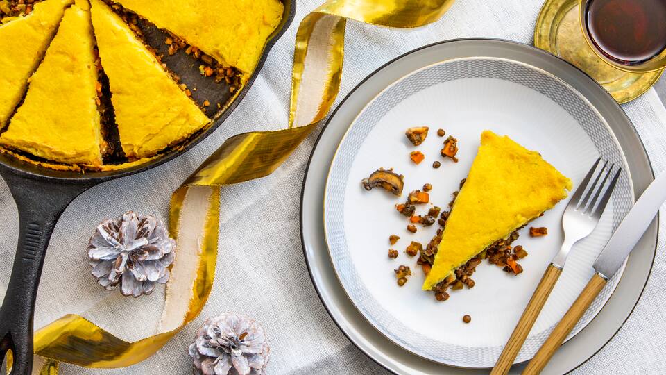 Das Originalrezept kommt eigentlich aus Irland und wird mit Hackfleisch zubereitet – doch wir finden die vegane Variante unseres Shepherd’s Pie ist mindestens genauso lecker!