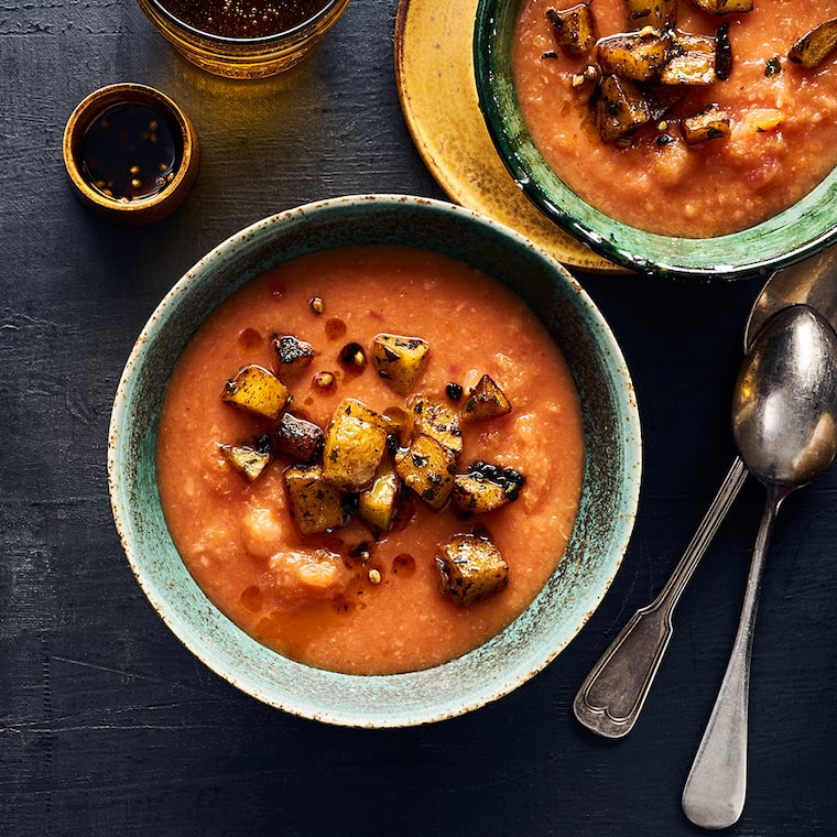 Winterwurzel-Suppe mit Masala-Kartoffeln