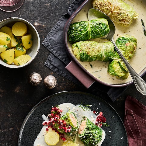 Wirsingrouladen mit Lachs-Garnelen-Füllung