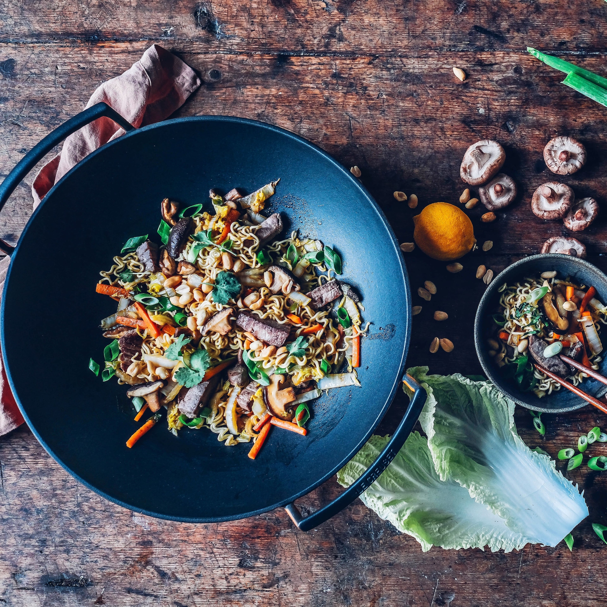 Wokpfanne mit Thunfisch