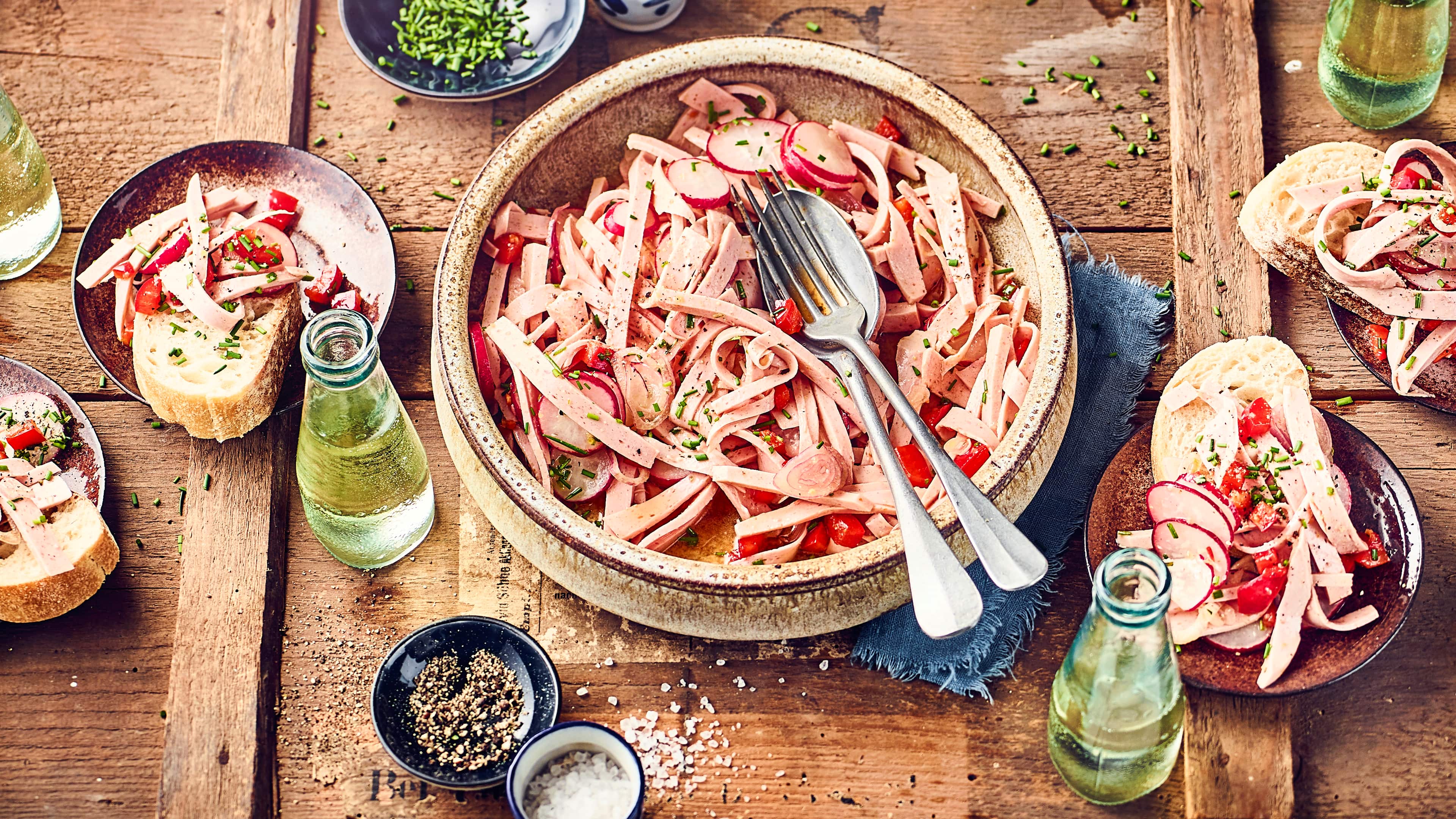 Wurstsalat mit Lyoner - Rezept | EDEKA