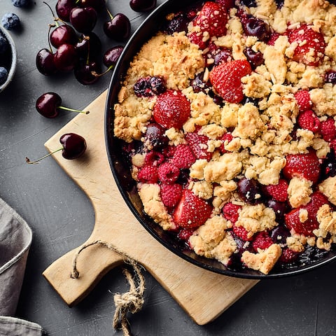 Beeren-Crumble vom Grill