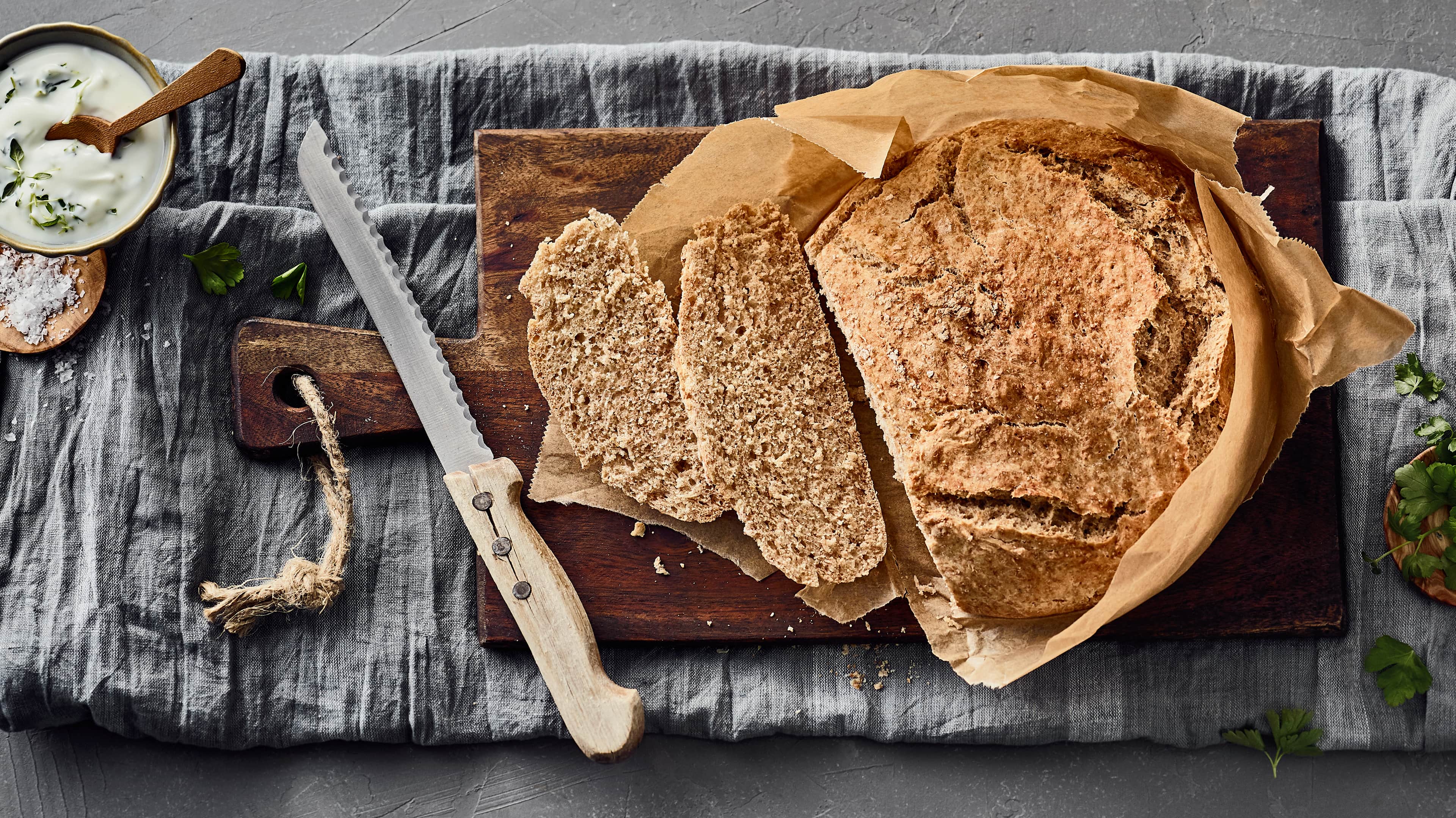 Brot backen in der Heißluftfritteuse - Rezept | EDEKA