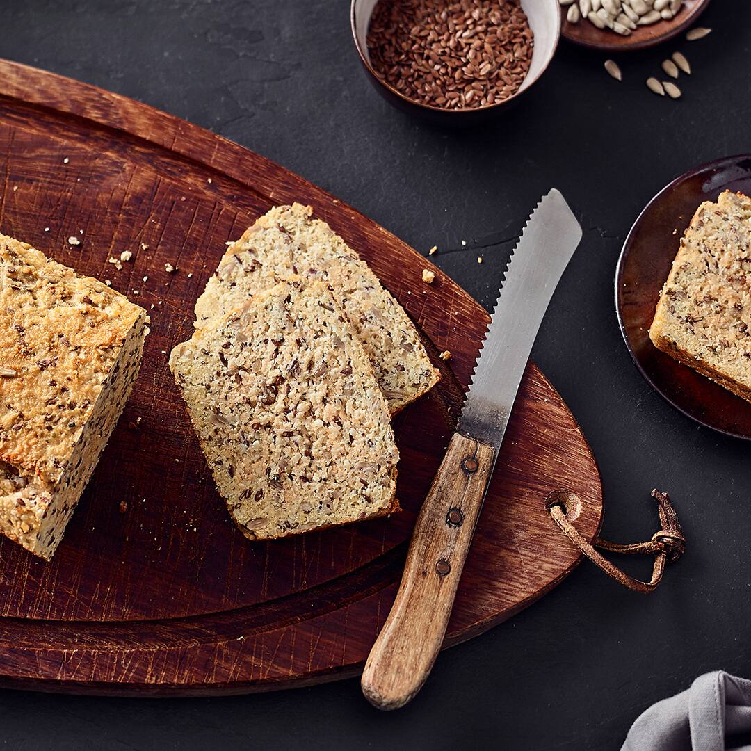 Eiweißbrot selber backen Rezept | EDEKA