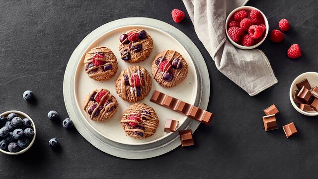 Fruchtige Hafer-Grill-Cookies mit kinder Riegel