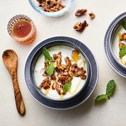 Griechischer Joghurt mit Nüssen 