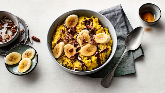 Quinoa-Porridge mit Vanille und Kurkuma