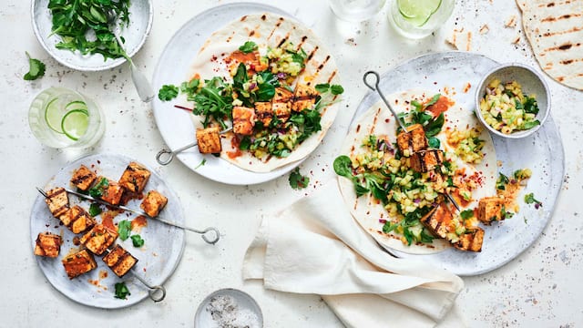 Tandoori-Tofu-Spieße mit Ananas-Salsa