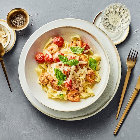 White Tiger Garnelen auf Tagliatelle