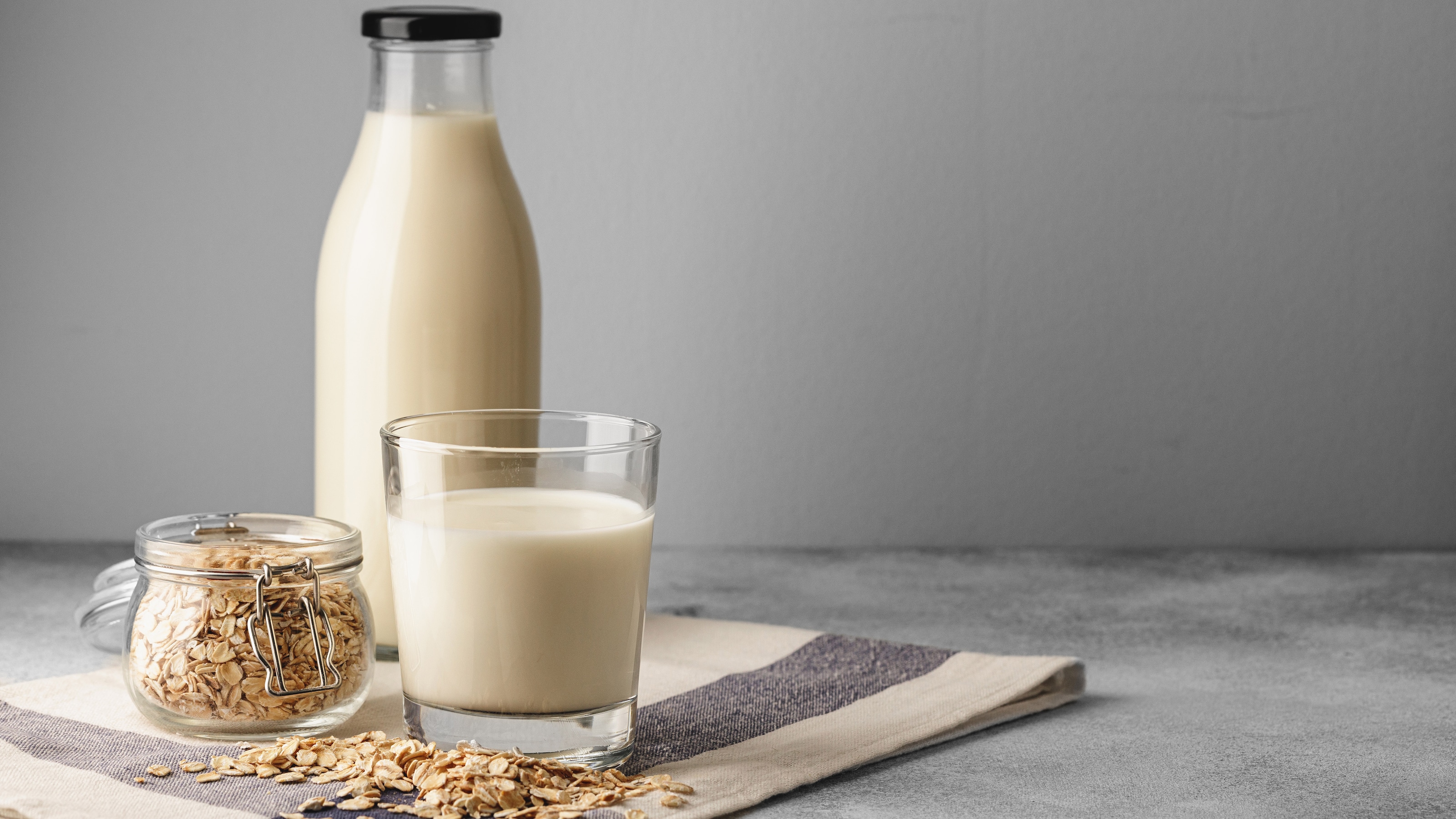 Hafermilch selber machen: So geht's | EDEKA
