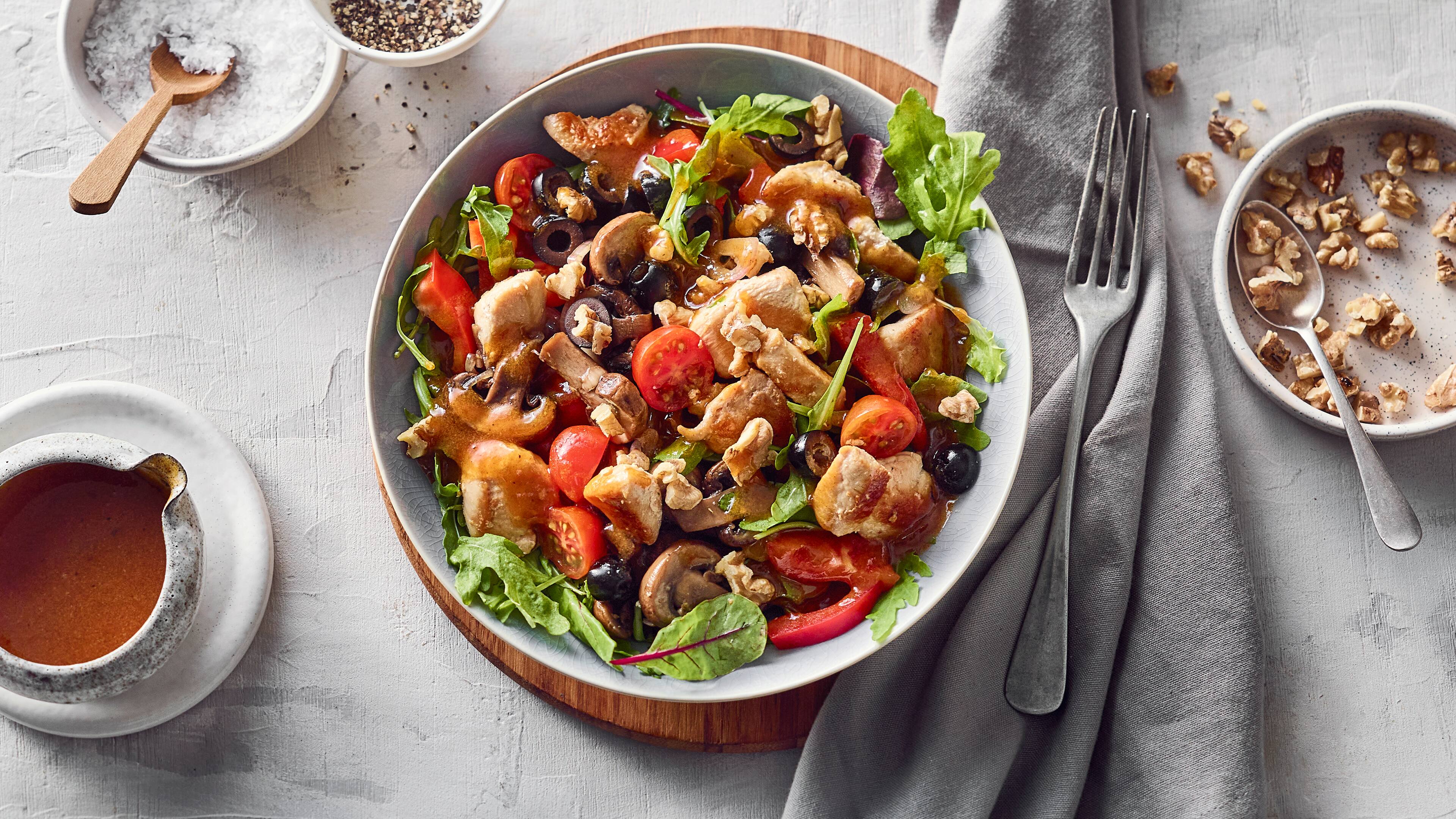 Sattmacher-Salat: Ideen für eine Hauptspeise | EDEKA Sattmacher-Salat: Ideen für eine Hauptspeise | EDEKA