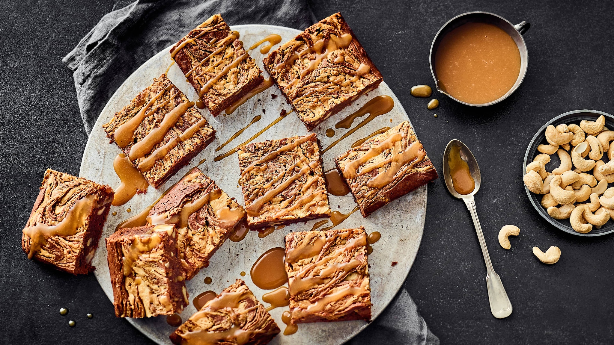 Cashewkuchen mit Karamell