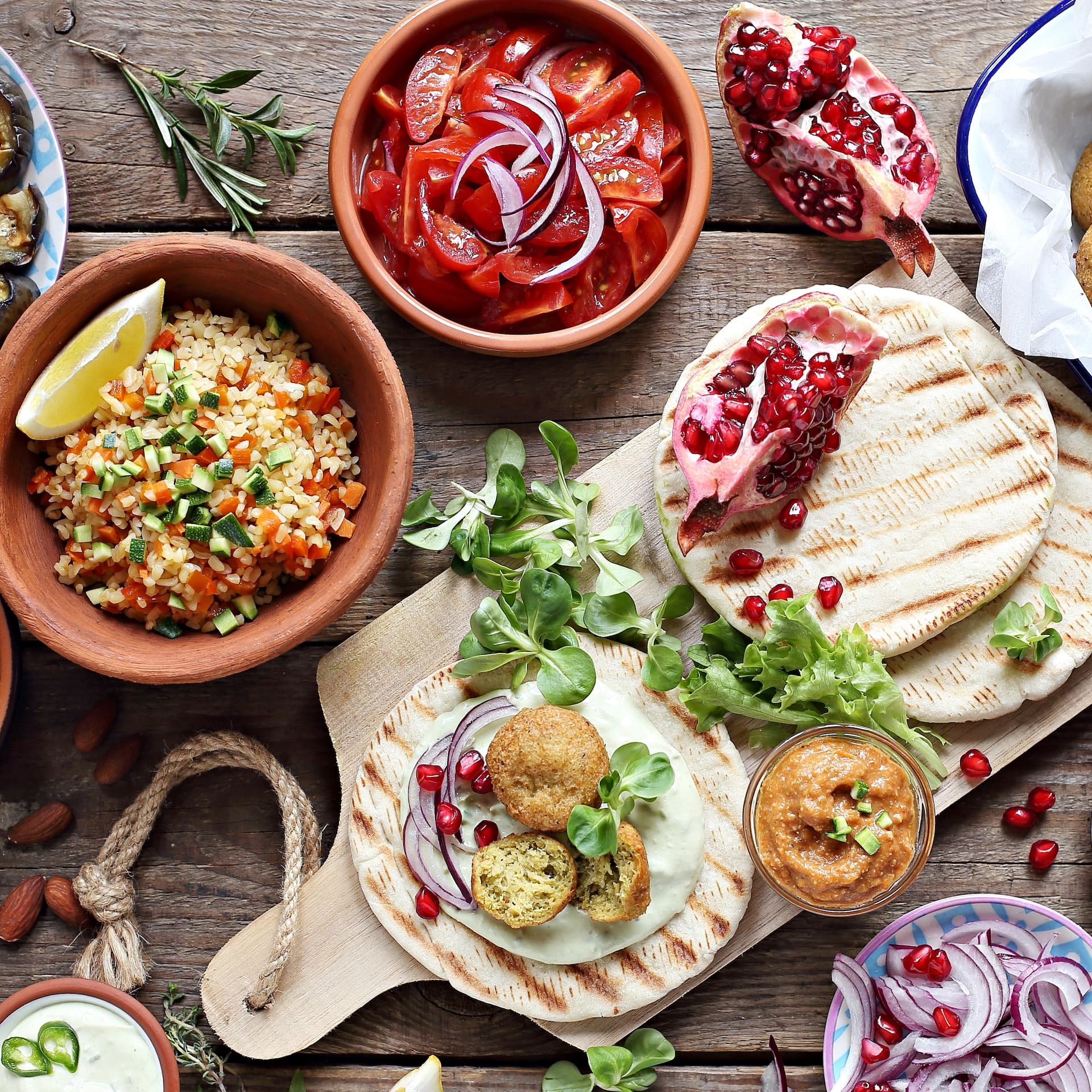 Festtafel mit halal Lebensmitteln