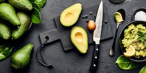Avocado schälen und schneiden