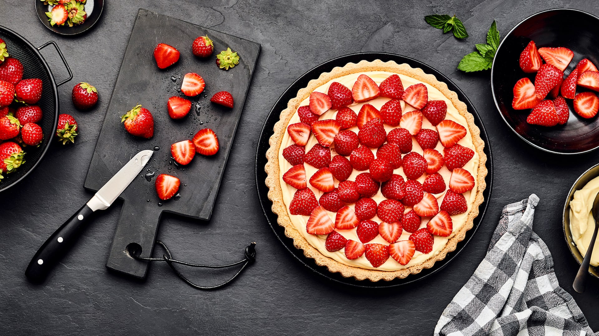 Erdbeerkuchen belegen