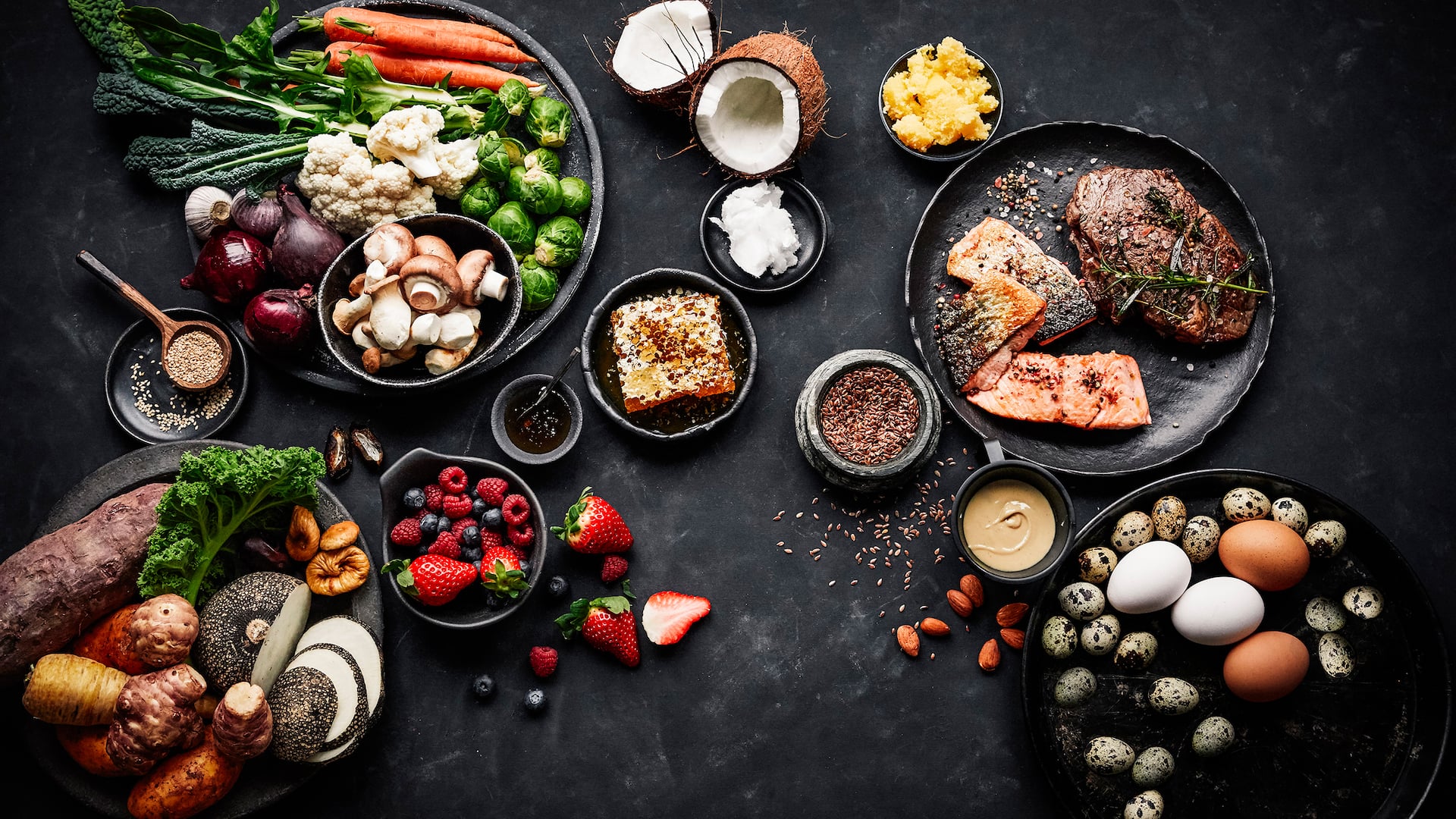 Proteine und Gemüse für Paleo