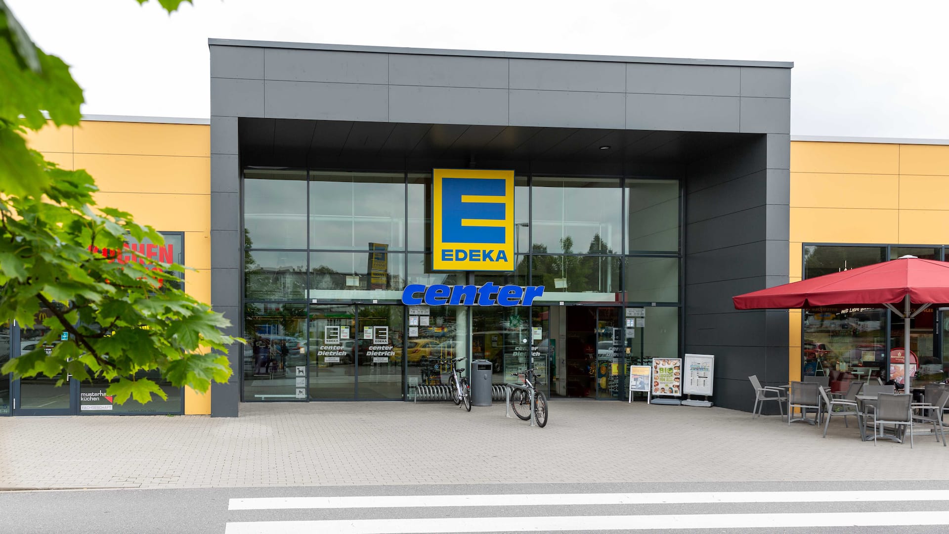 Wilkommen, e center Dietrich