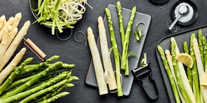 Spargel schälen