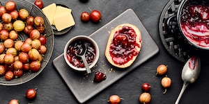 Unreife Stachelbeeren