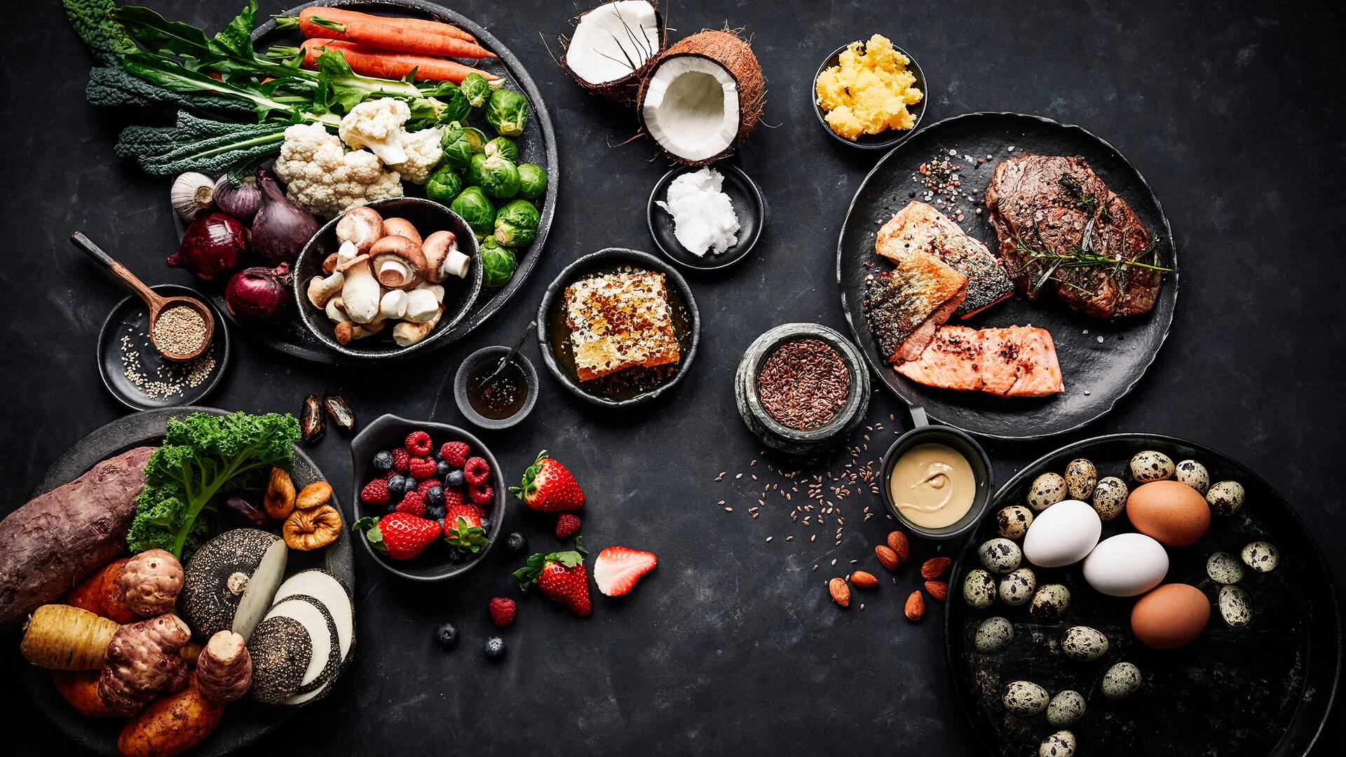 Proteine und Gemüse für Paleo