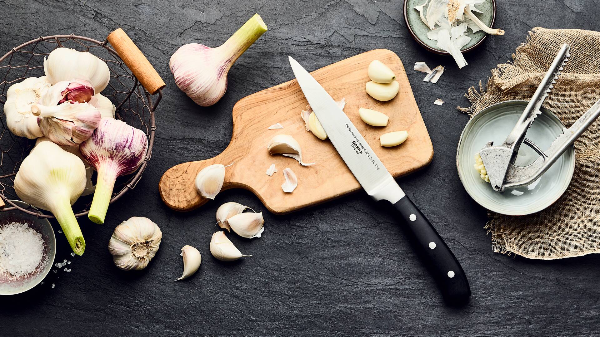 Knoblauch schälen
