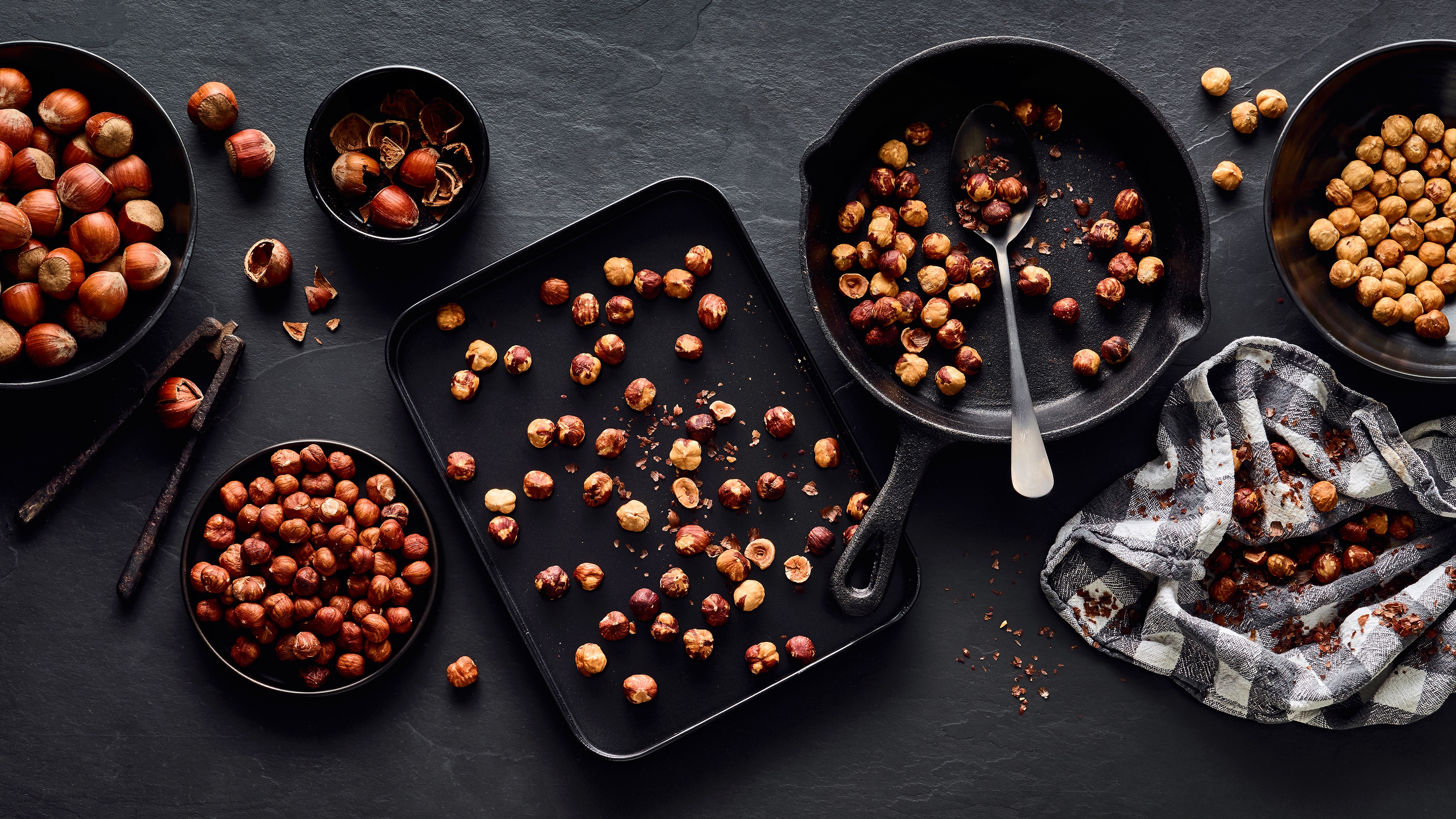 Haselnüsse schnell schälen