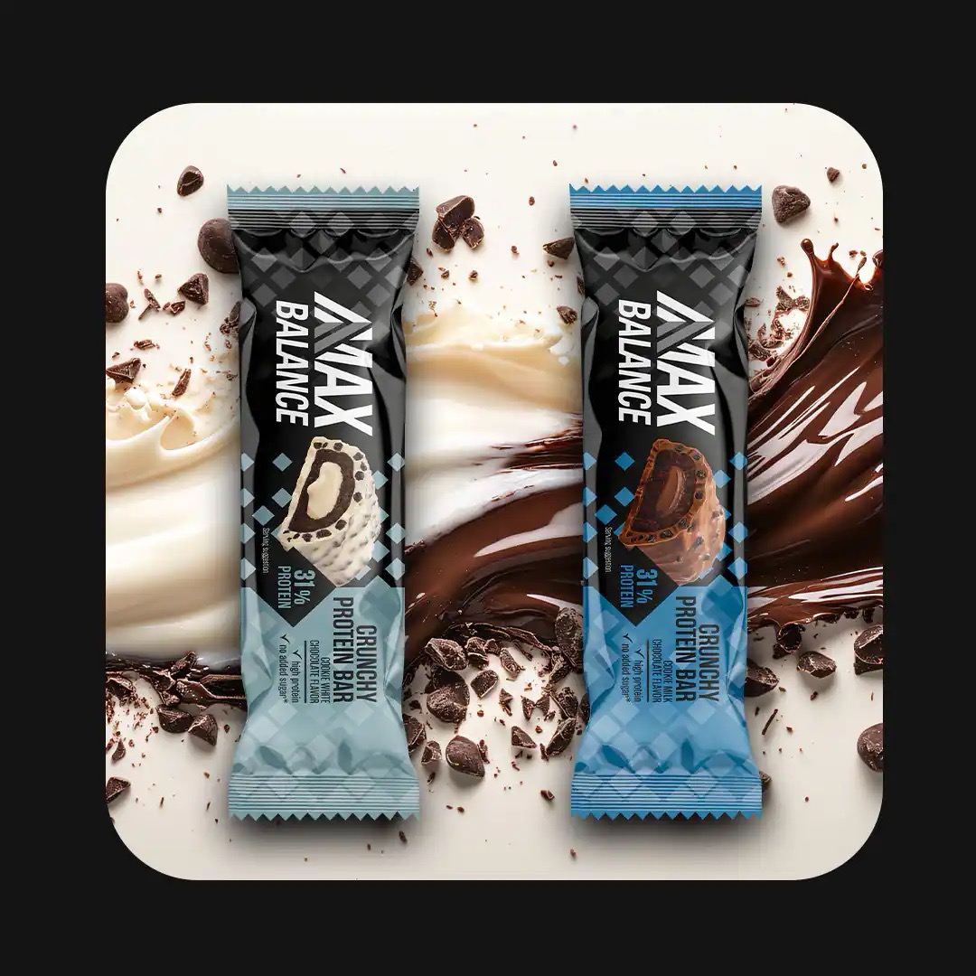 Zwei Sorten Max Balance Crunchy Protein Bar. Eine mit weißer und eine mit dunkler Schokolade.