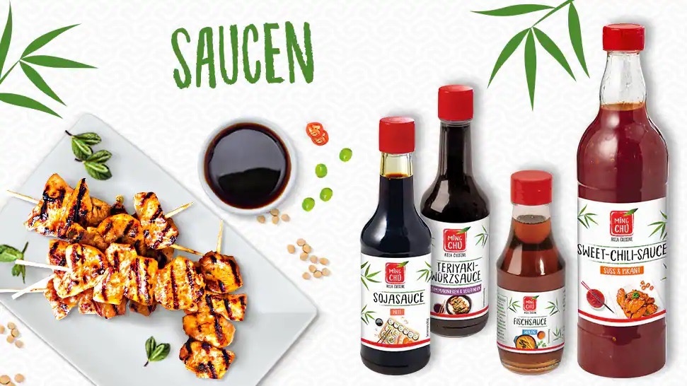 Vier Sorten Sauce von Ming-Chu: Sojasauce, Teriyaki-Würzsauce, Fisch-Sauce und Sweet-Chili-Sauce.